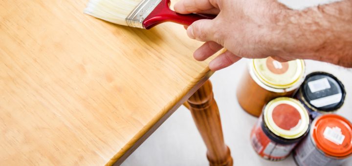 astuces et techniques pour peindre un meuble en bois pour un résultat parfait